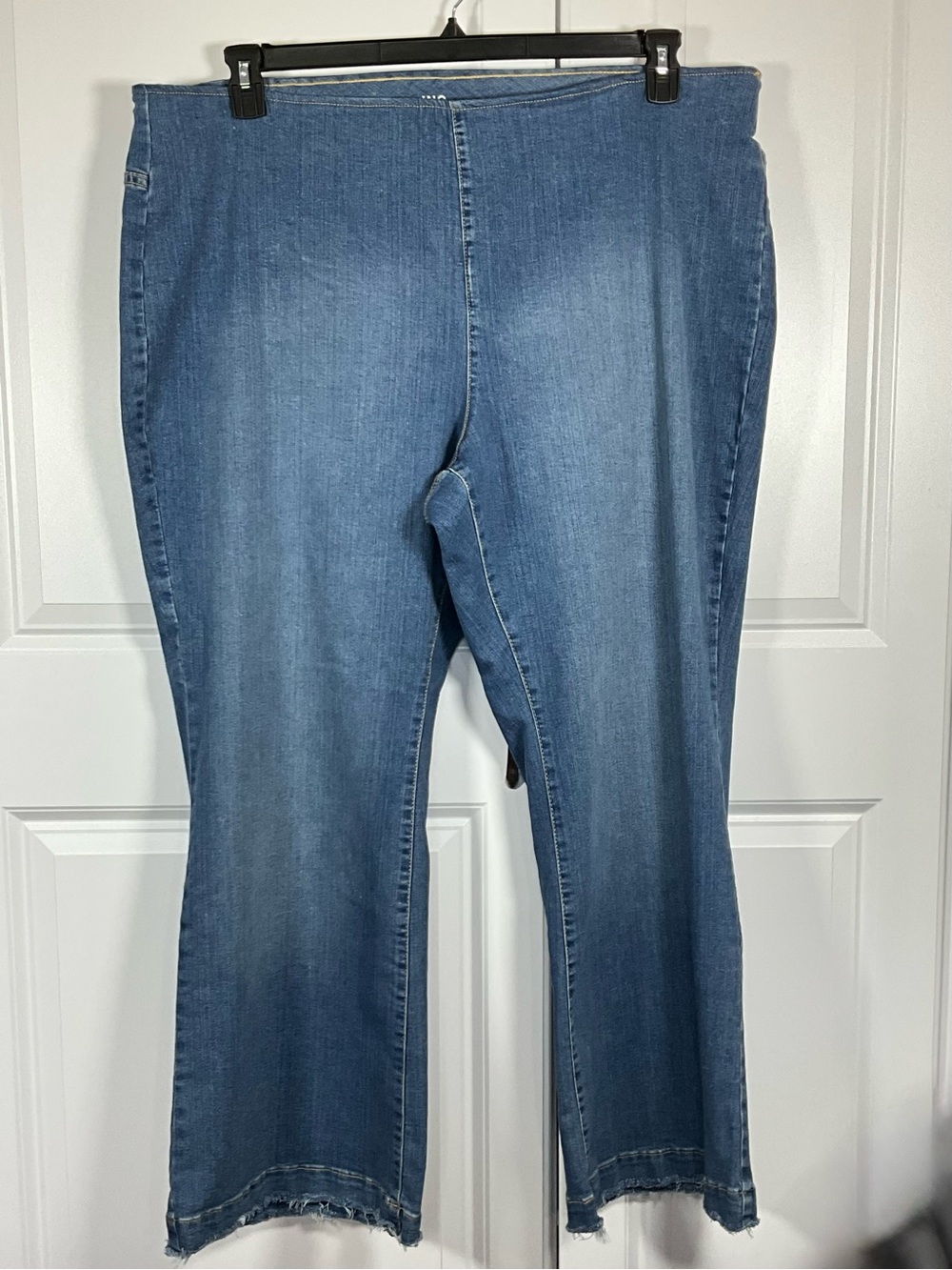 INC International Jeans Size 24W Medium Blue Cropped Pull-On Raw Hem